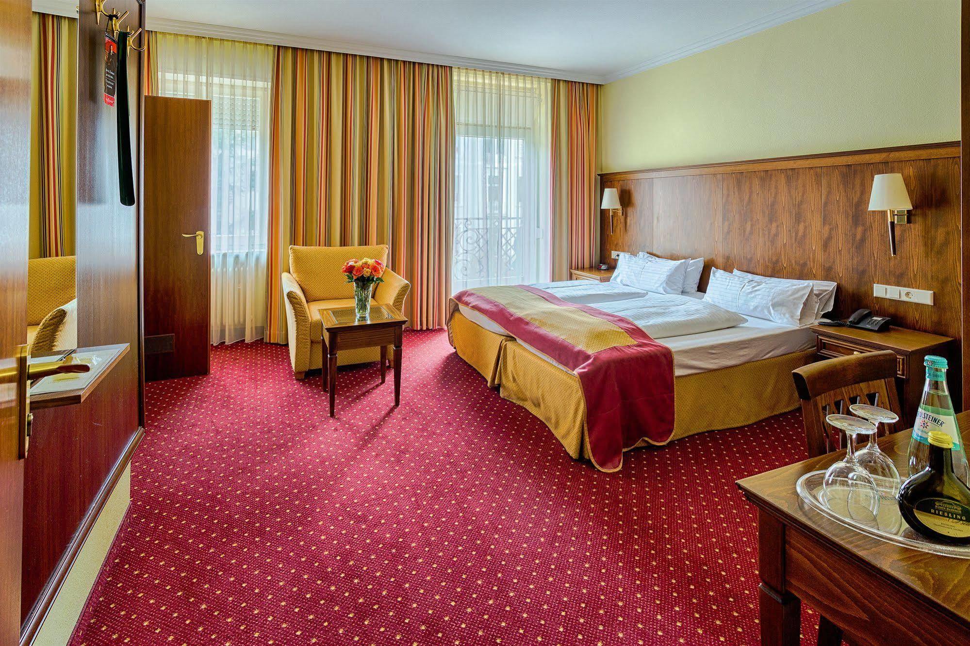 Hotel Roemerhof Baden-Baden Exterior photo