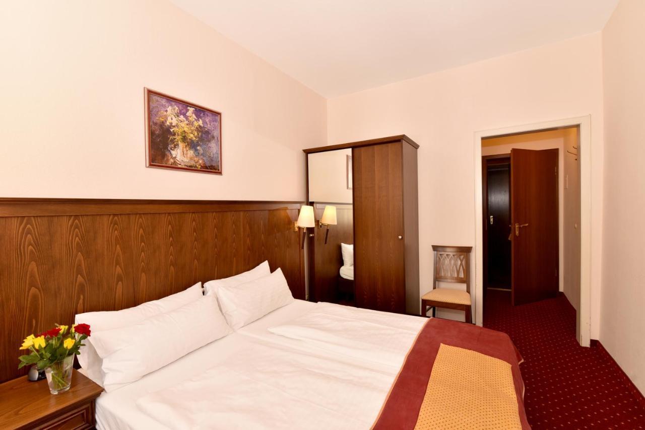 Hotel Roemerhof Baden-Baden Room photo